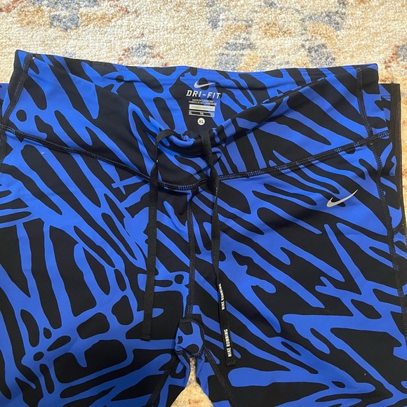 Nike Dri-FIT Blue and Black Leggings - Picture 2 of 4